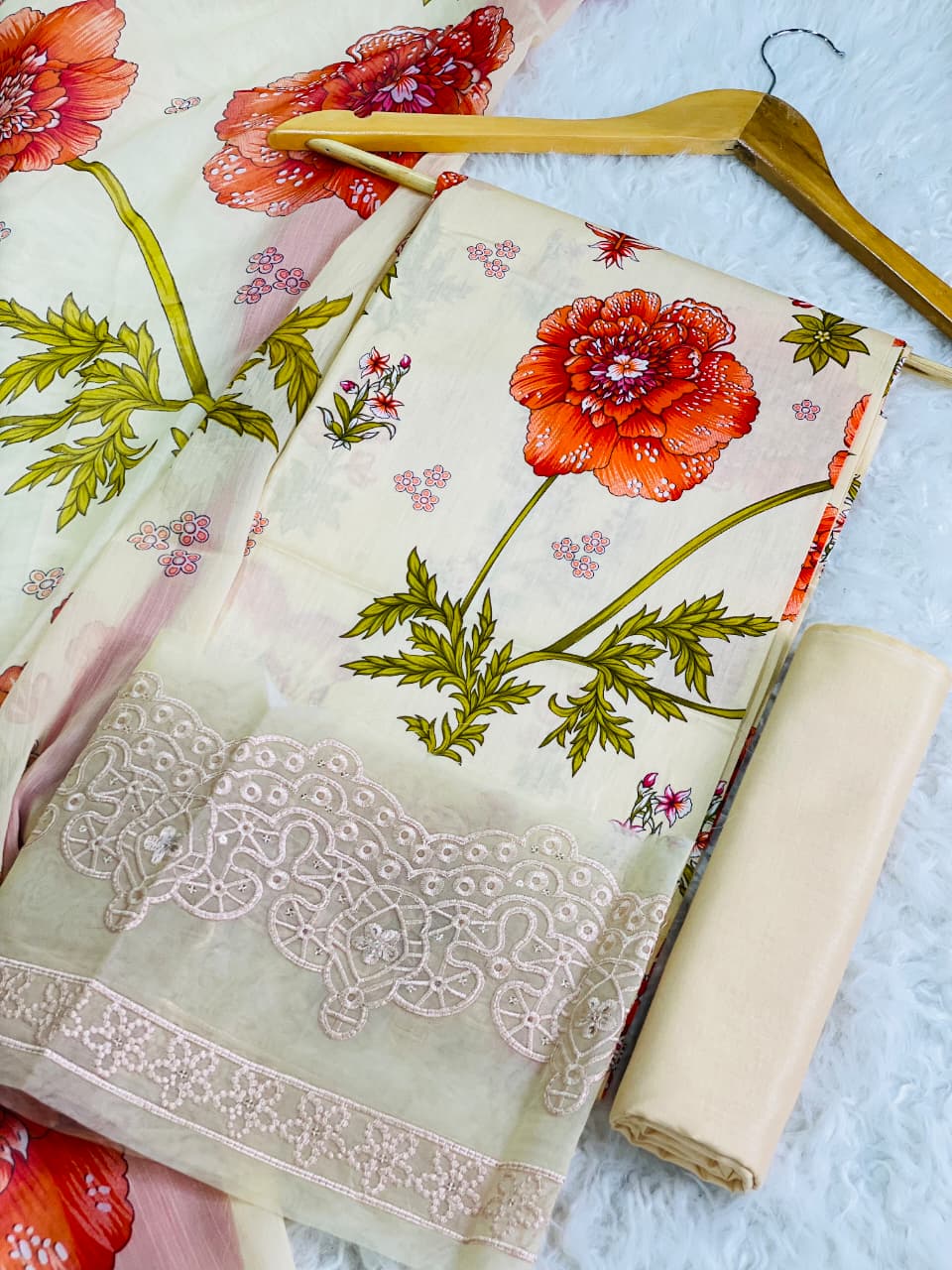 Luxury Lawn Embroided 3pc D-06