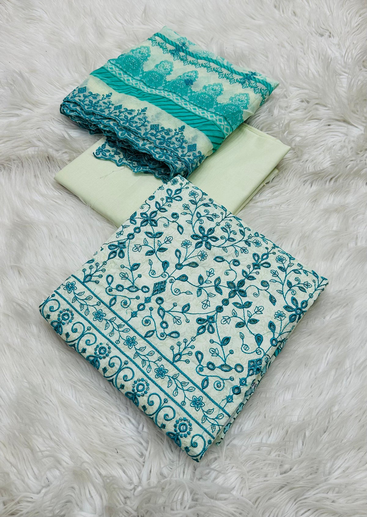 Luxury Emb Lawn 3pc D-02