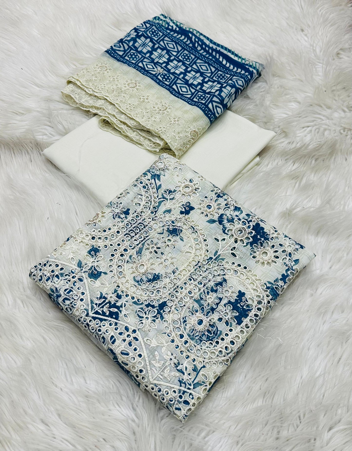 Luxury Emb Lawn 3pc D-10