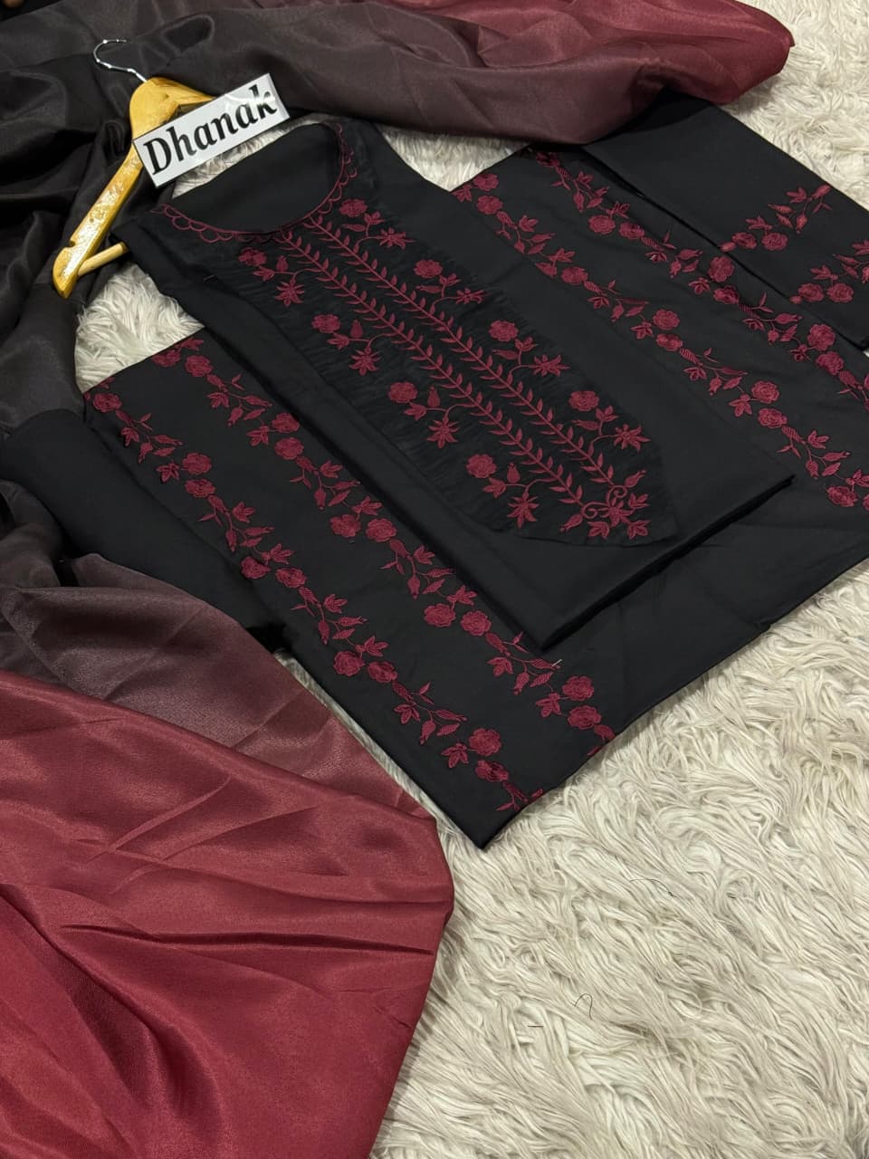Luxury Dhanak Emb 3Pc