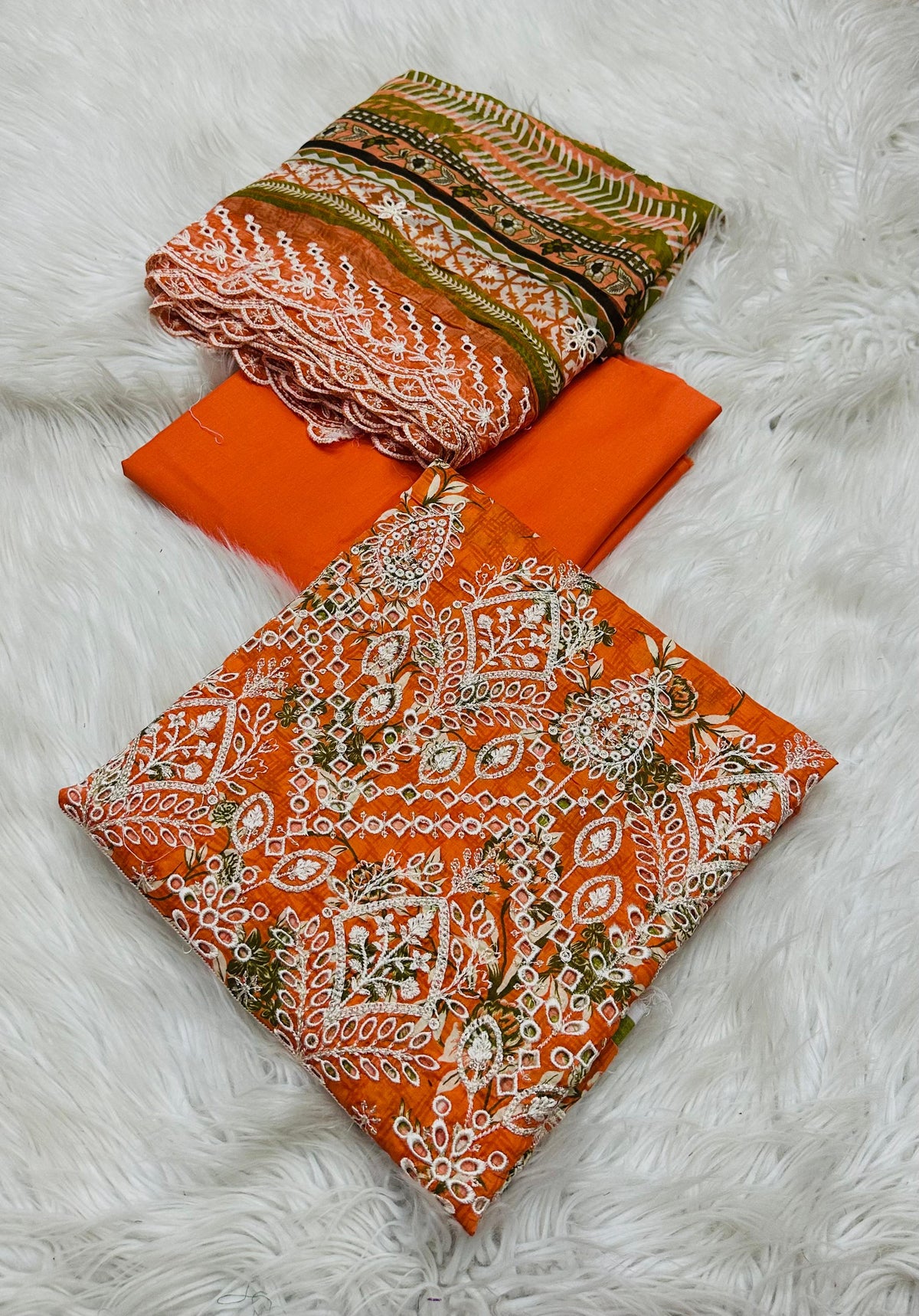 Luxury Emb Lawn 3pc D-09