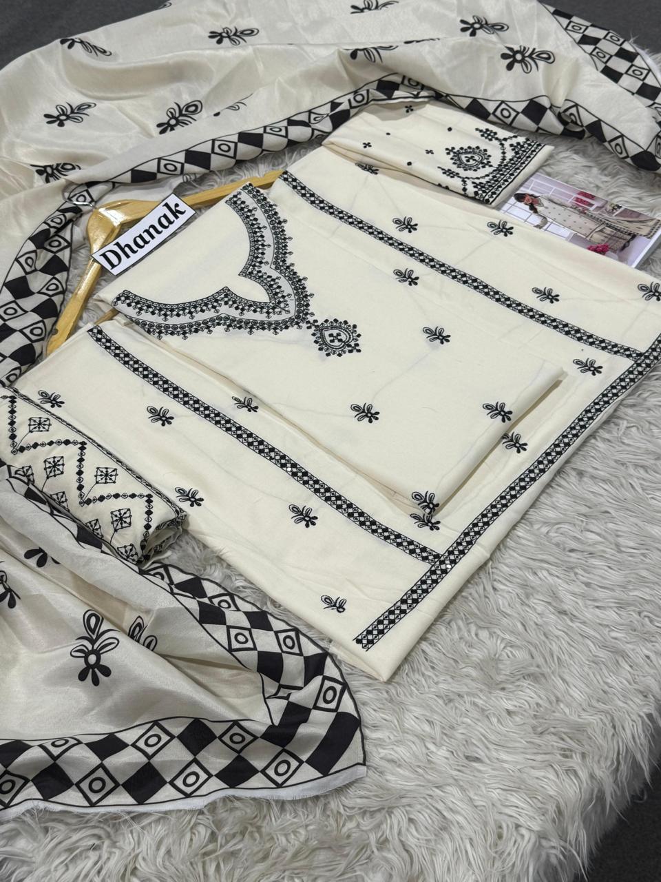 Luxury Dhanak Emb 3Pc