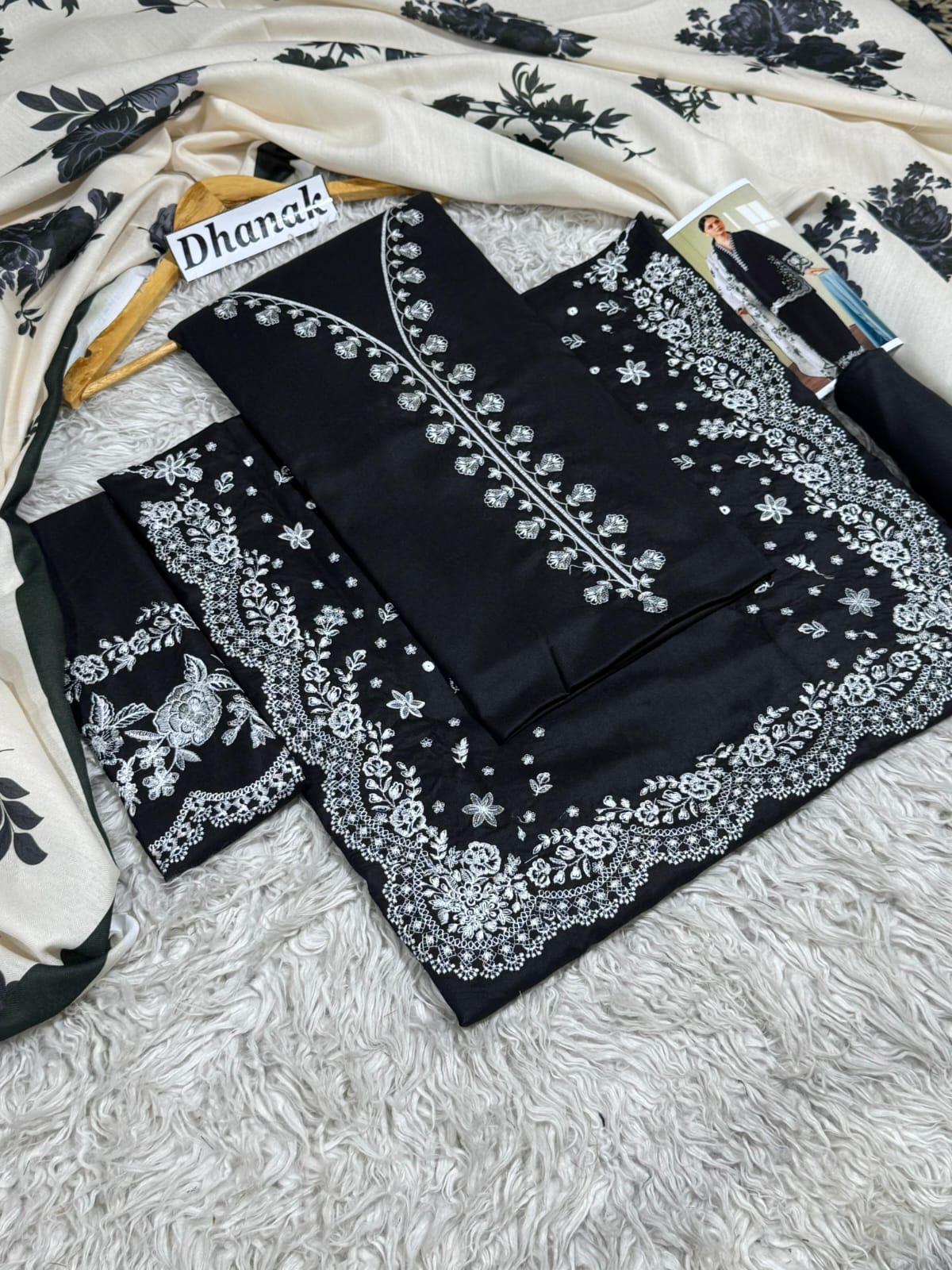 Luxury Dhanak Emb 3Pc
